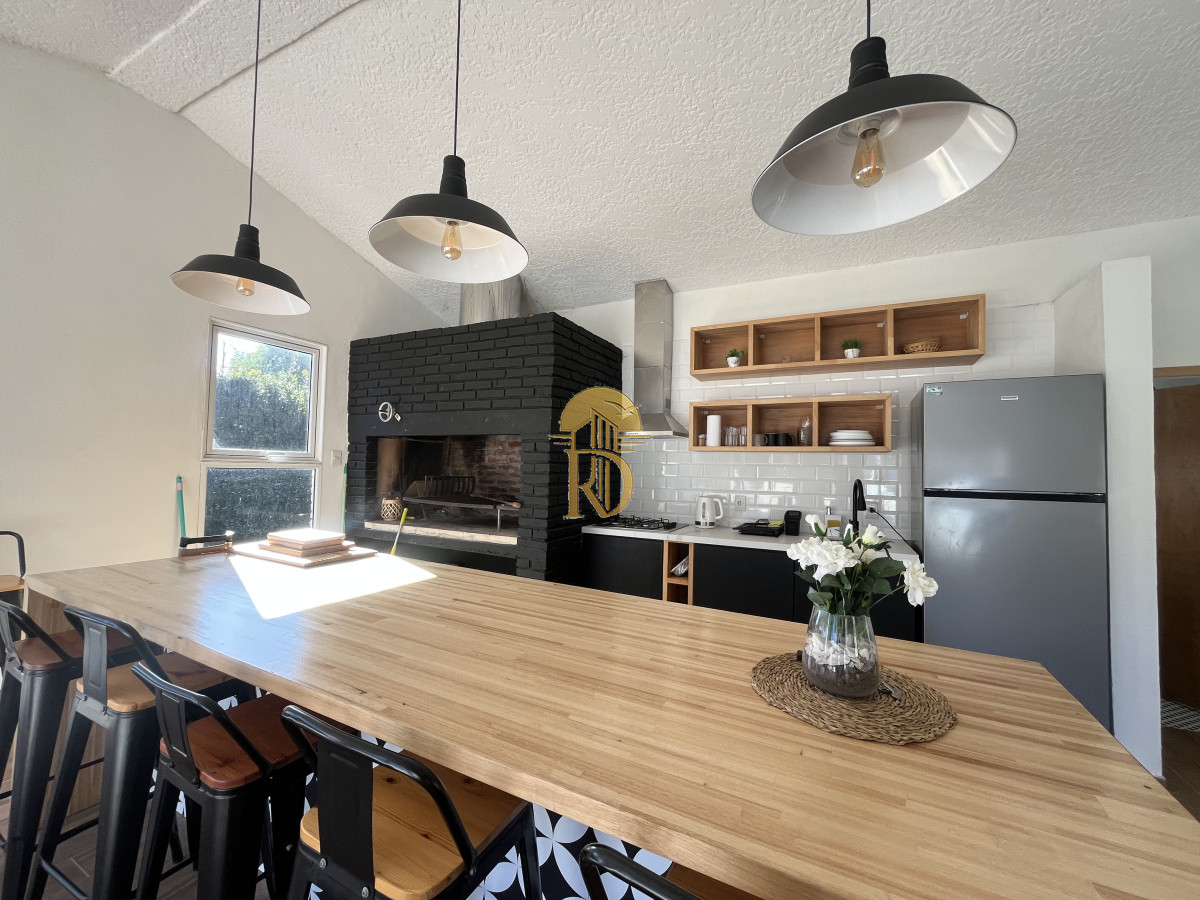 Venta Casa Punta del Este 4 dormitorios en Barrio Marly Punta del Este con piscina -id-906-6