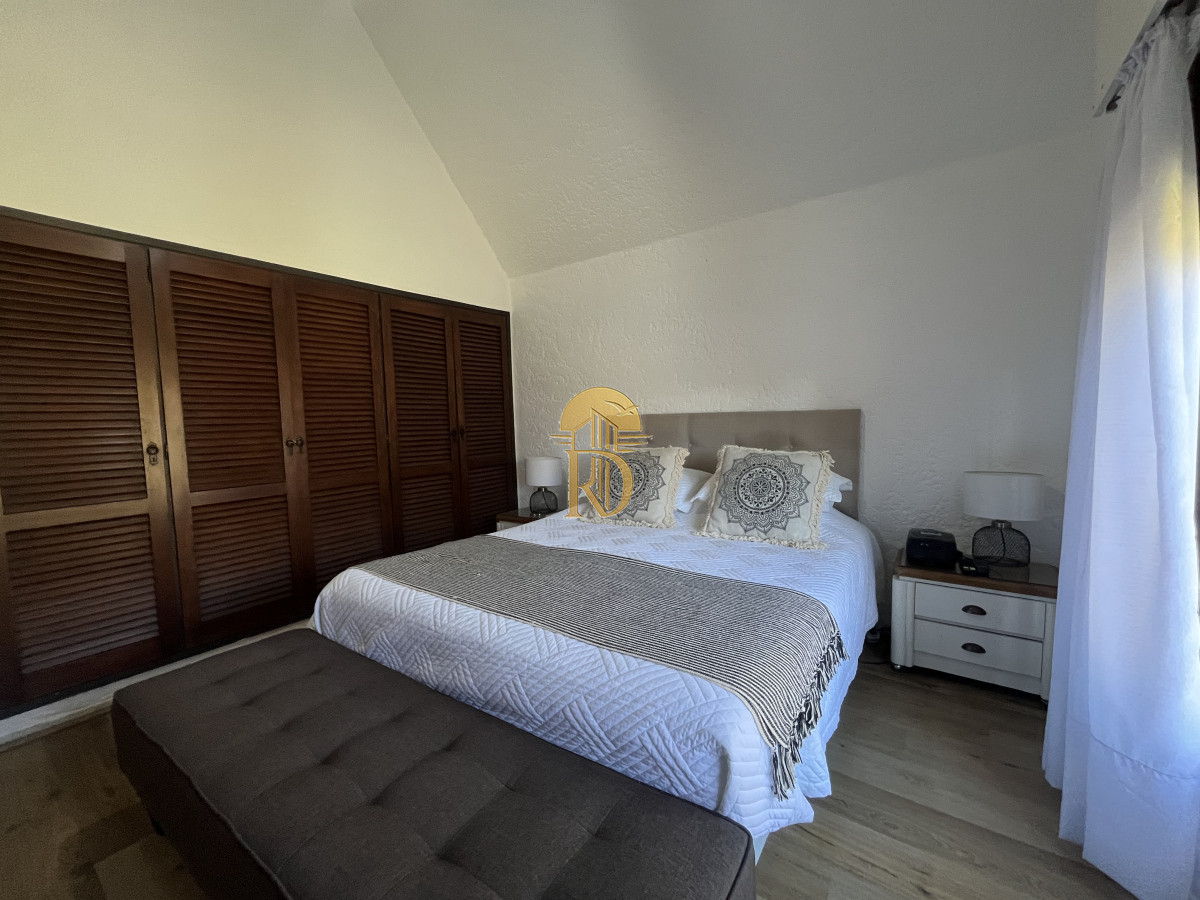 Venta Casa Punta del Este 4 dormitorios en Barrio Marly Punta del Este con piscina -id-906-15