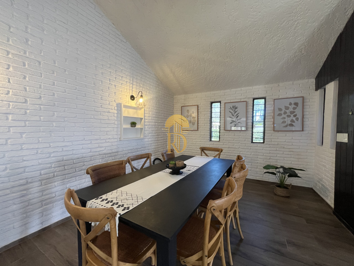 Venta Casa Punta del Este 4 dormitorios en Barrio Marly Punta del Este con piscina -id-906-12
