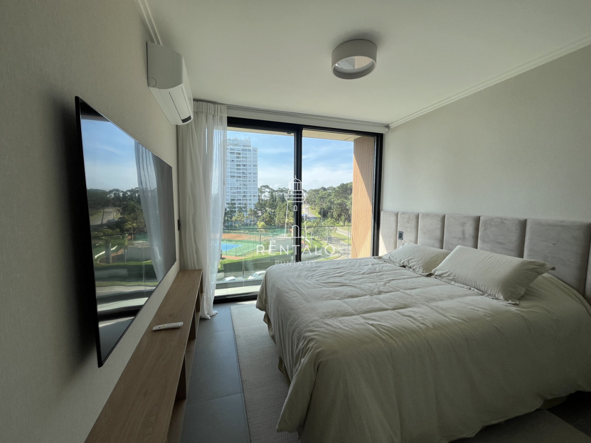 Apartamento ID.970 - En venta apartamento 3 dormitorios con Vista al Mar Playa Mansa Punta del Este 