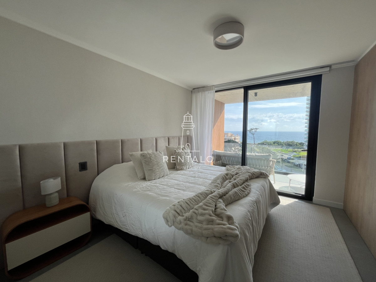 Apartamento ID.970 - En venta apartamento 3 dormitorios con Vista al Mar Playa Mansa Punta del Este 