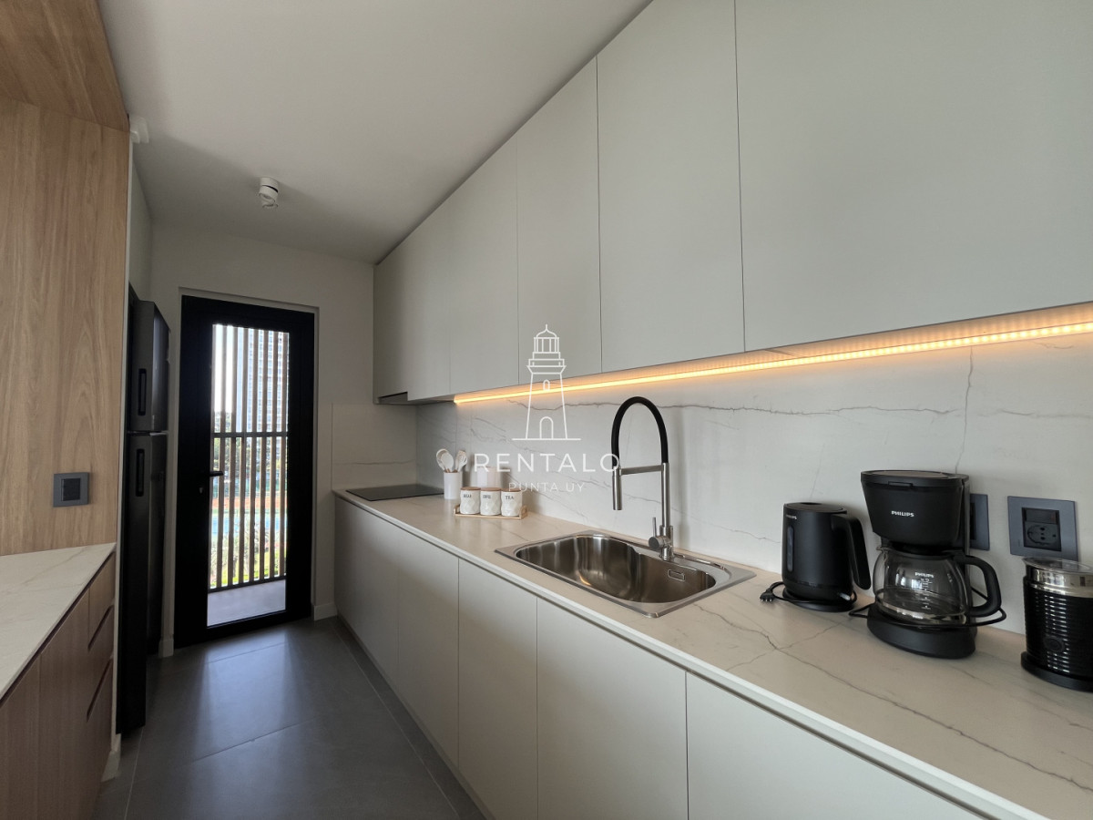 Apartamento ID.970 - En venta apartamento 3 dormitorios con Vista al Mar Playa Mansa Punta del Este 