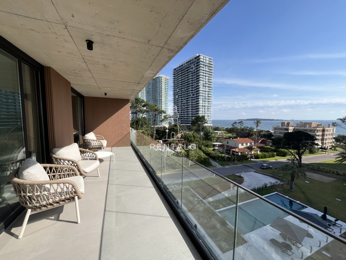 Apartamento ID.970 - En venta apartamento 3 dormitorios con Vista al Mar Playa Mansa Punta del Este 