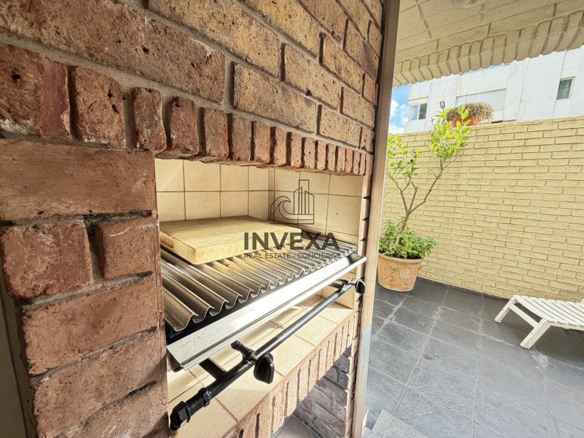 Apartamento ID.9890 - Oportunidad Vista al Mar Peninsula Apartamento de 4 Dormitorios Punta del Este