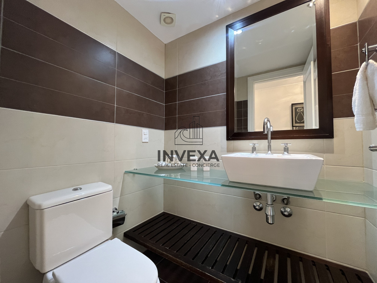 Apartamento ID.8837 - OPORTUNIDAD FRENTE AL MAR 4 Dormitorios en Playa Brava con Vistas al mar