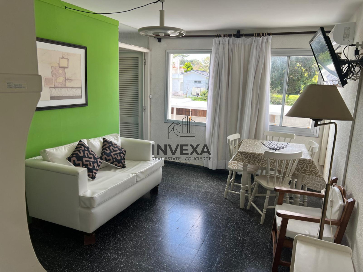 Apartamento ID.1652 - ALQUILER ANUAL 1 Dormitorio y medio Mansa Punta del Este