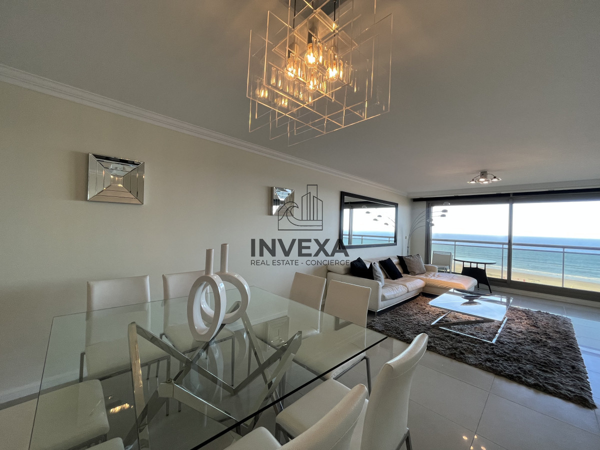 Apartamento ID.8836 - Apartamento de 3 Dormitorios Vista al Mar en Playa Brava Primera Linea Punta del Este