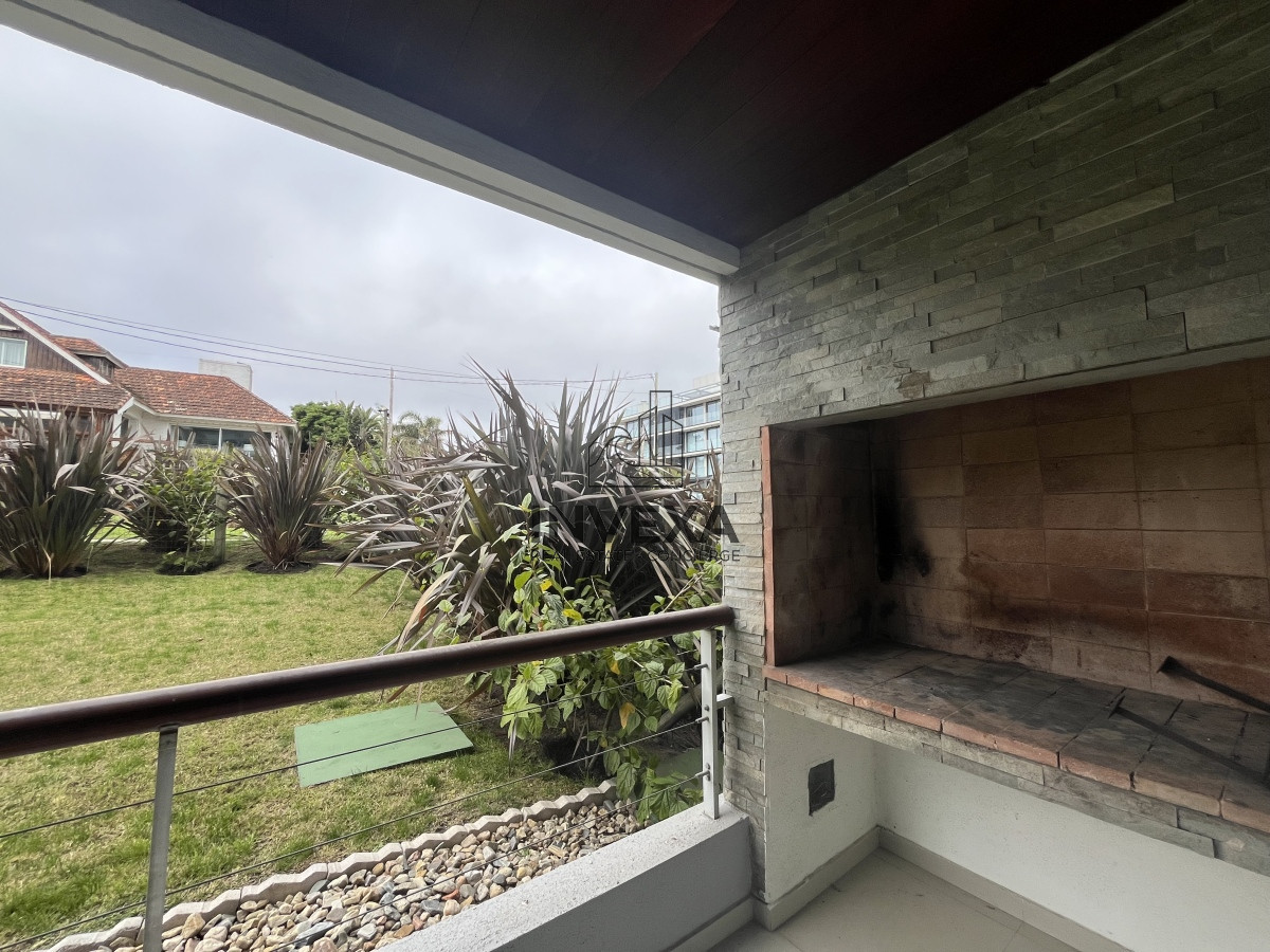 Apartamento ID.1845 - Oportunidad Apartamento en Venta Primera linea de la Mansa 2 dormitorios Isabel Pinares Punta del Este con Parrillero y Garaje