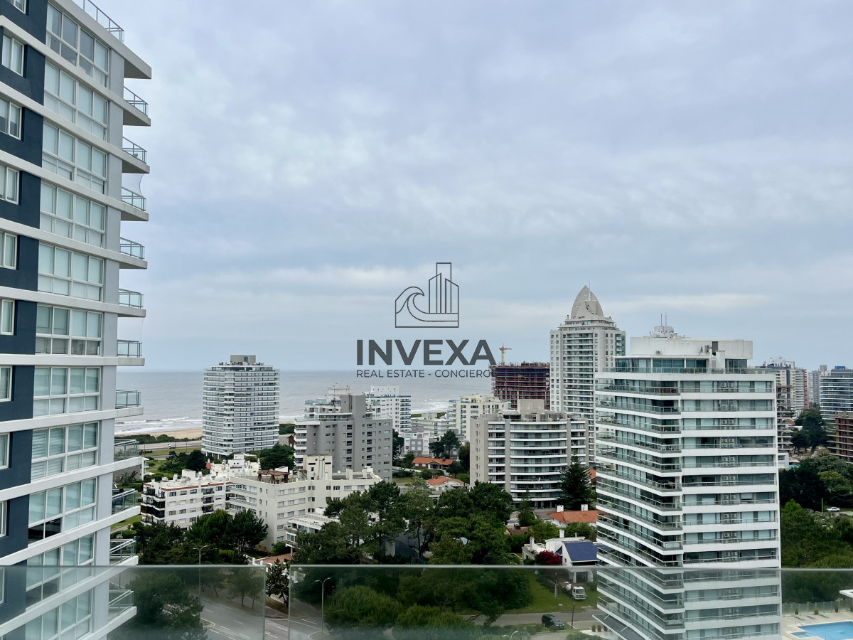 Apartamento ID.2012 - Venta Apartamento de 4 dormitorios a metros del mar en Playa Brava, Punta del Este, Maldonado