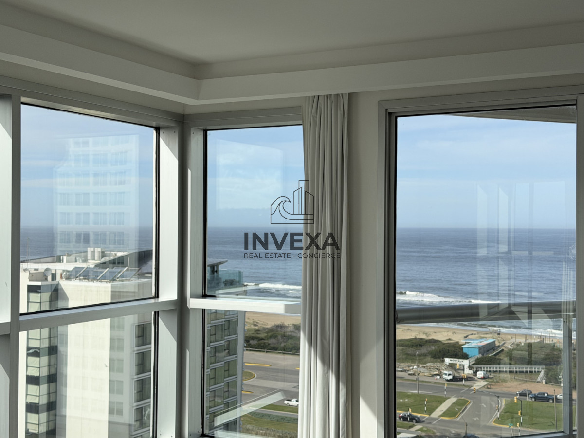 Apartamento ID.10406 - Apartamento en Venta 3 Dormitorios y Dependencia con Vista al Mar y Parrillero en Look Brava Punta del Este