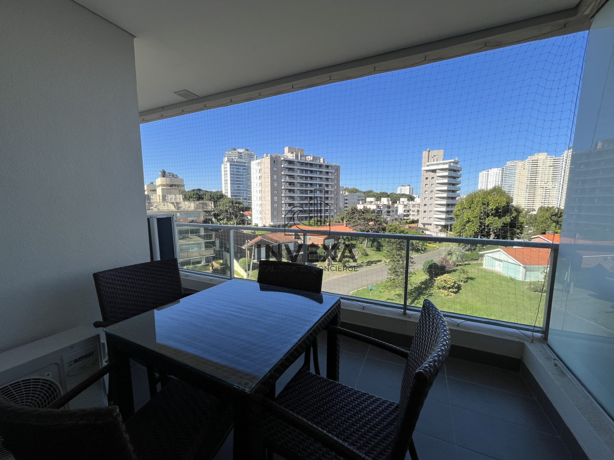 Apartamento ID.2092 - WIND TOWER Alquiler Temporal Apartamento de 2 dormitorios en Playa Brava Amenities y Servicios Punta del Este