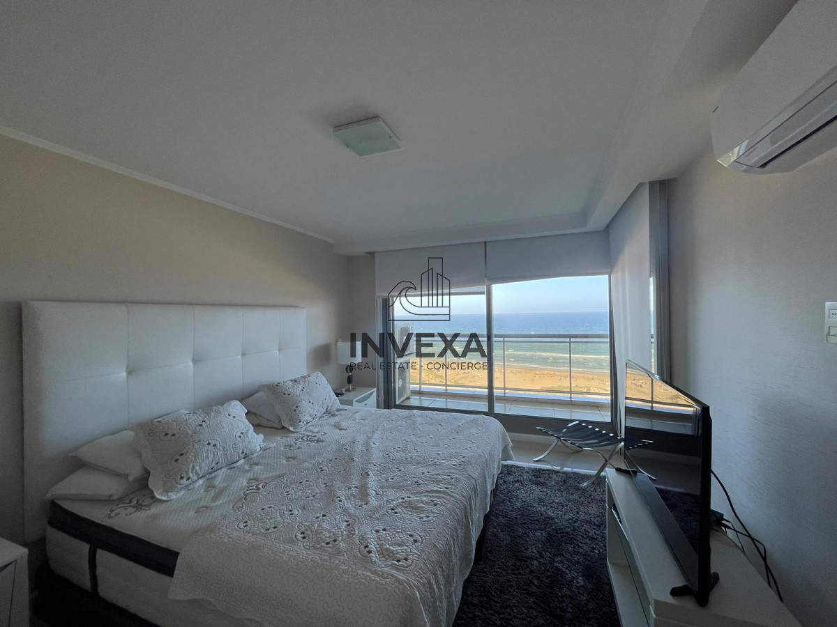 Apartamento ID.793 - Apartamento en venta Primera linea 4 dorm. 4 baños