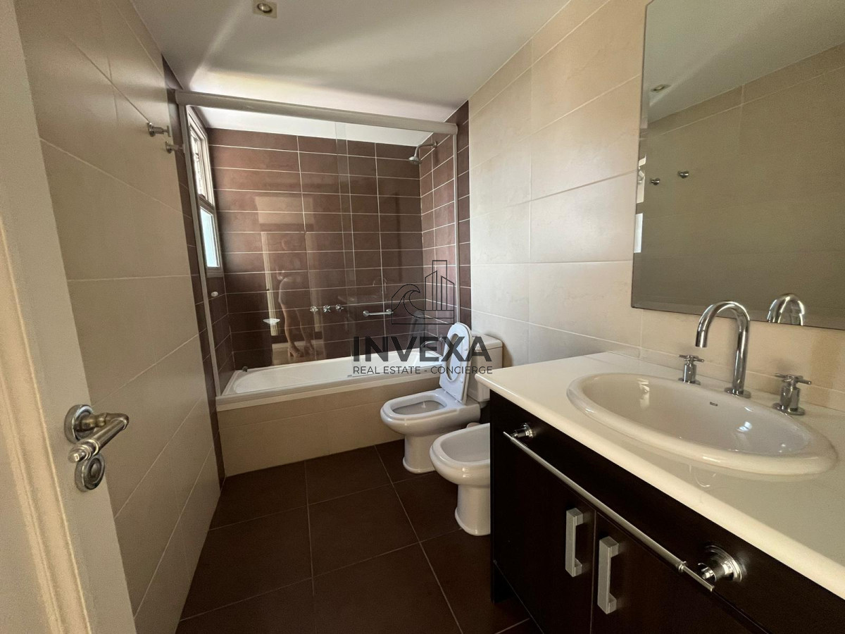 Apartamento ID.793 - Apartamento en venta Primera linea 4 dorm. 4 baños