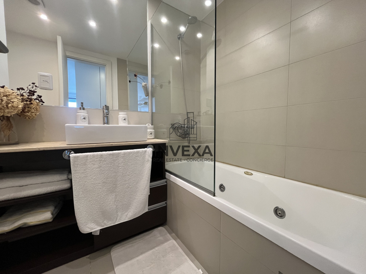 Apartamento ID.8804 - Hermoso Apartamento en Venta frente al mar Primera Linea de Mansa!