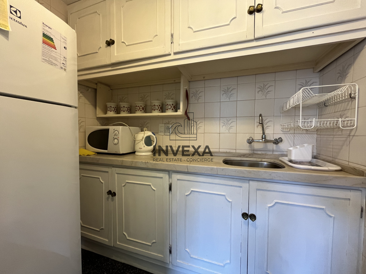 Apartamento ID.1652 - ALQUILER ANUAL 1 Dormitorio y medio Mansa Punta del Este