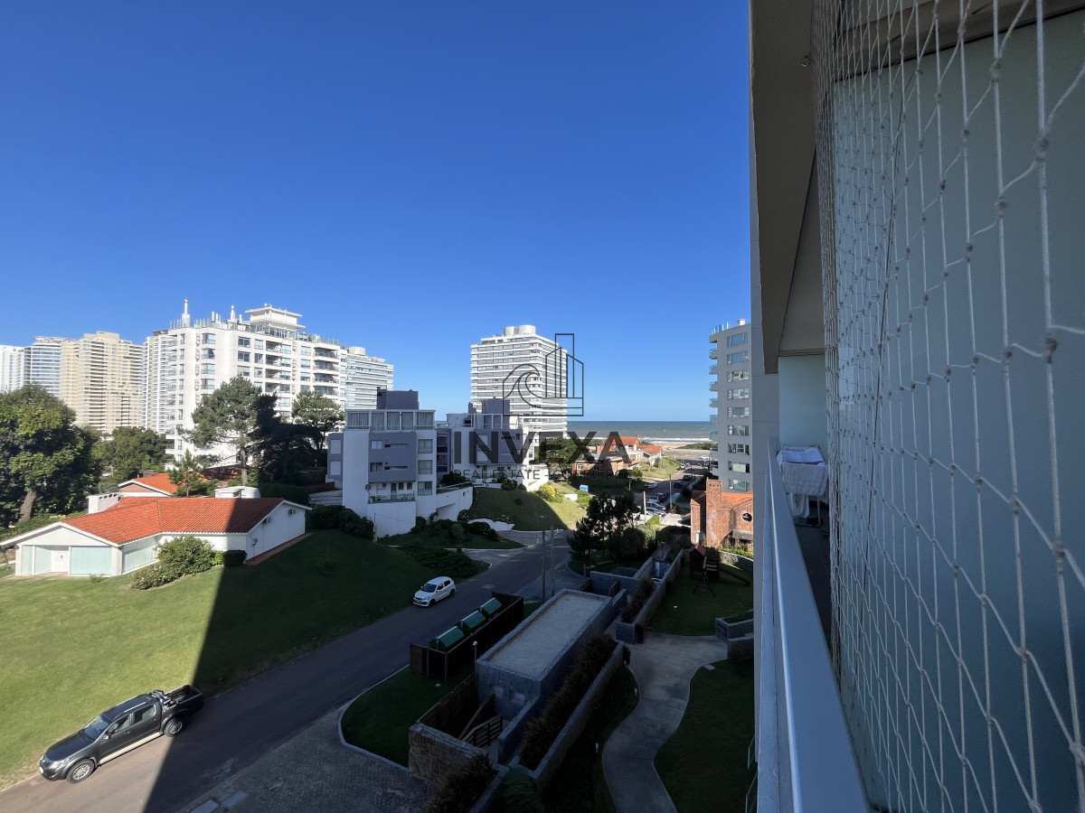 Apartamento ID.2092 - WIND TOWER Alquiler Temporal Apartamento de 2 dormitorios en Playa Brava Amenities y Servicios Punta del Este