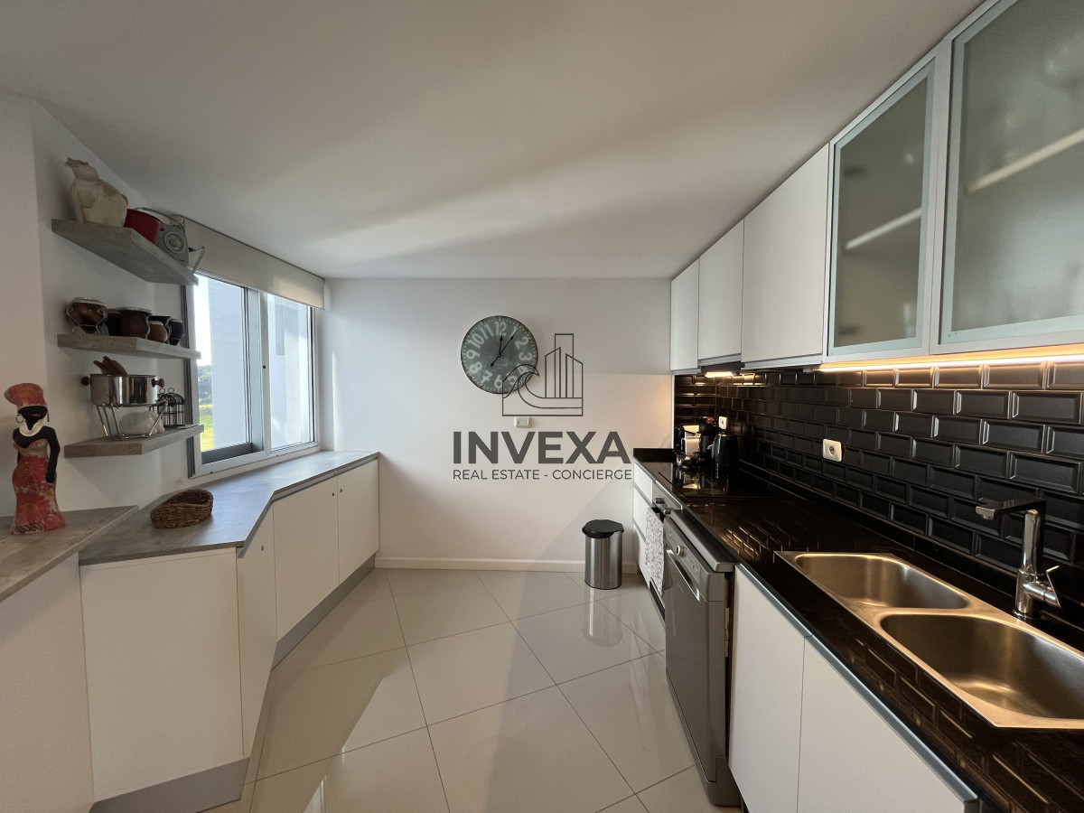 Apartamento ID.8804 - Hermoso Apartamento en Venta frente al mar Primera Linea de Mansa!