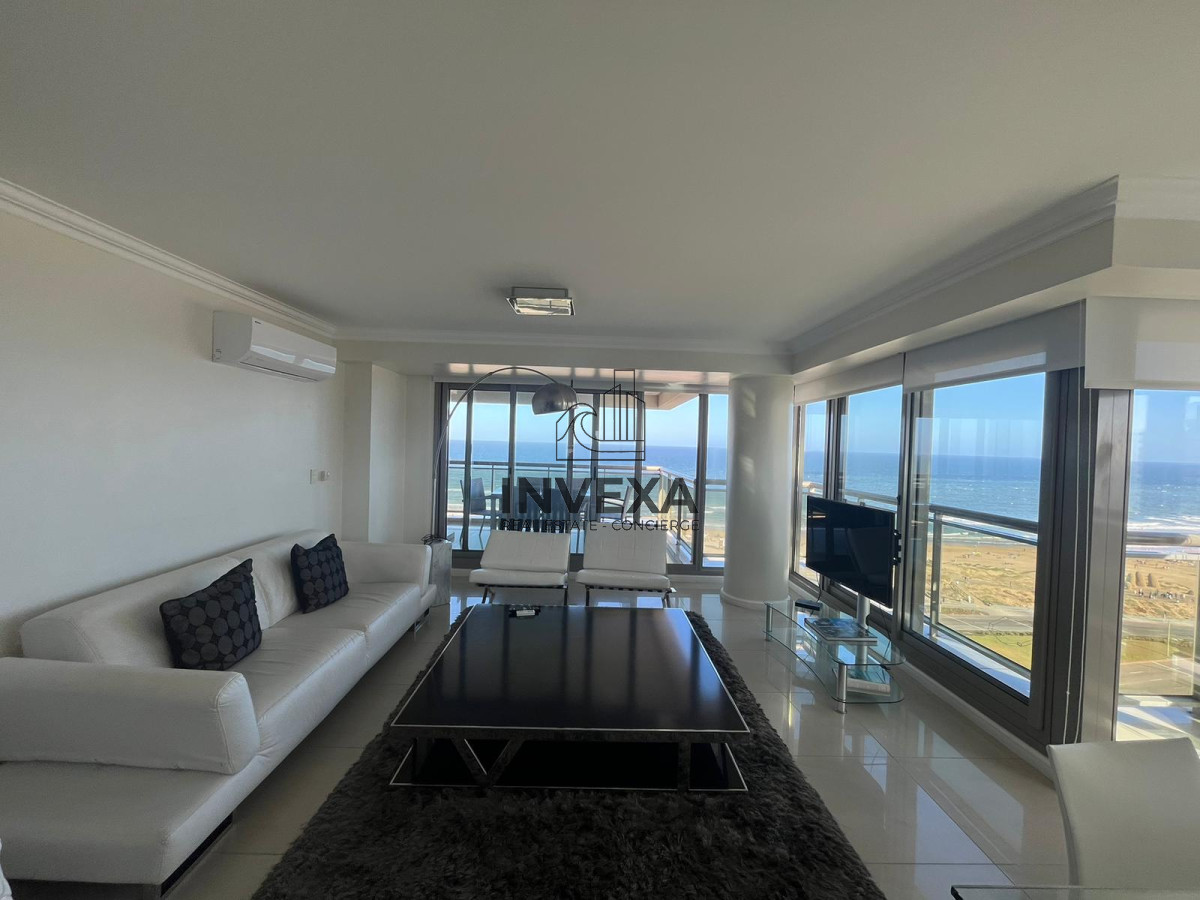 Apartamento ID.793 - Apartamento en venta Primera linea 4 dorm. 4 baños