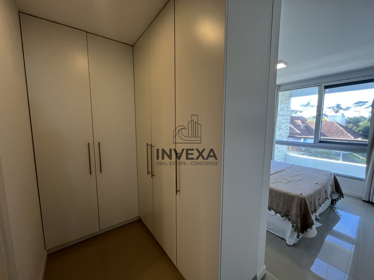 Apartamento ID.8804 - Hermoso Apartamento en Venta frente al mar Primera Linea de Mansa!