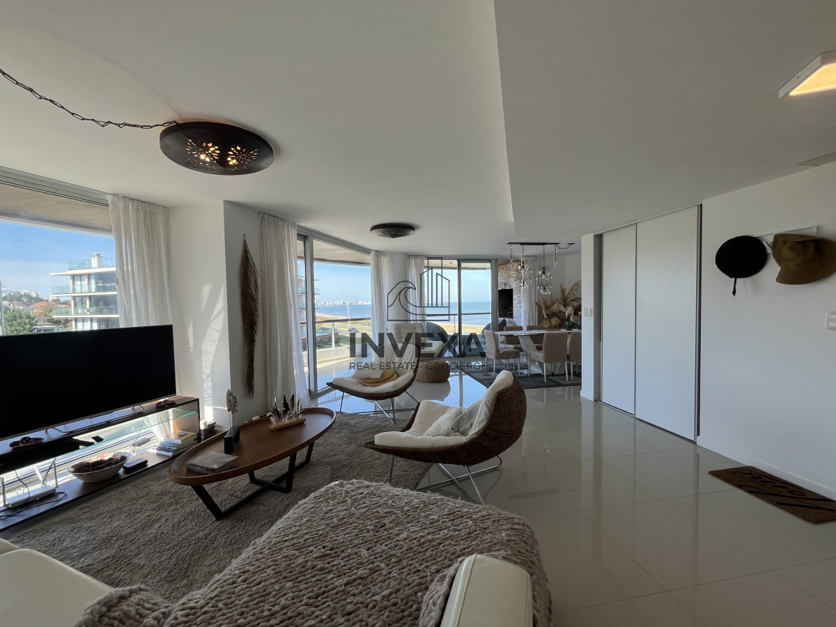 Apartamento ID.8804 - Hermoso Apartamento en Venta frente al mar Primera Linea de Mansa!