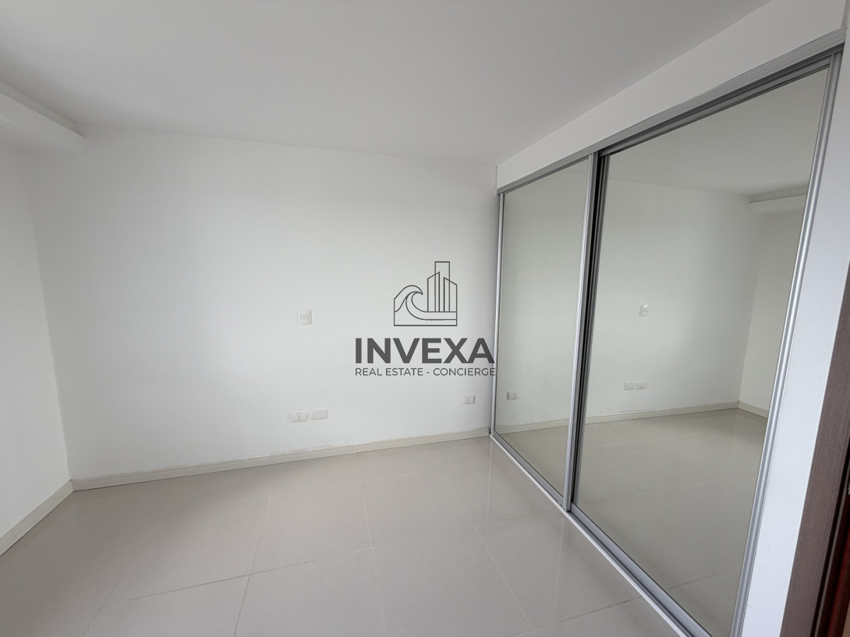 Apartamento ID.10406 - Apartamento en Venta 3 Dormitorios y Dependencia con Vista al Mar y Parrillero en Look Brava Punta del Este