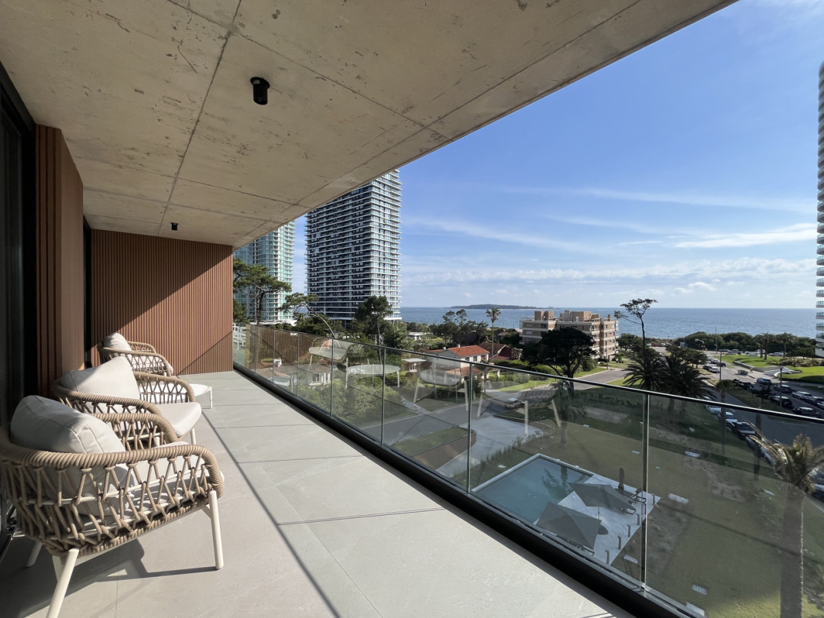 Apartamento en Venta a Estrenar con Vista al Mar Playa Mansa Punta del Este 
