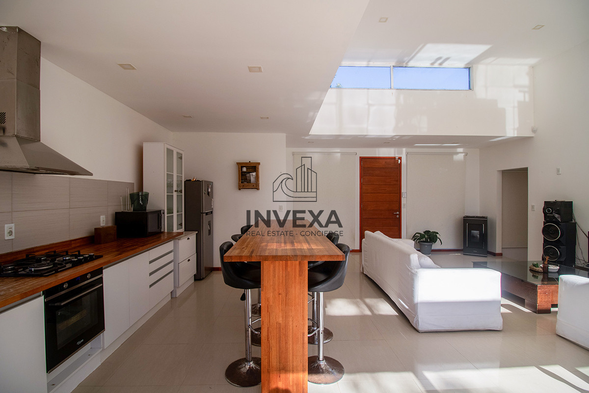 Casa ID.1833 - Venta Casa Punta del Este tres dormitorios piscina nueva! Zona Marly!