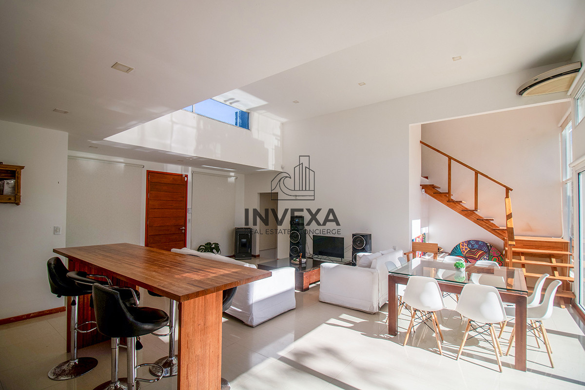 Casa ID.1833 - Venta Casa Punta del Este tres dormitorios piscina nueva! Zona Marly!