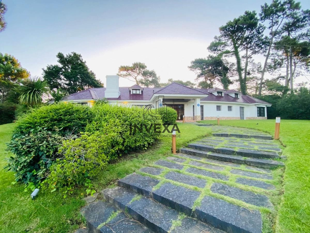 Casa ID.1001 - Casa en Venta y Alquiler 6 Dormitorios Barrio Cantegril Punta del Este Uruguay
