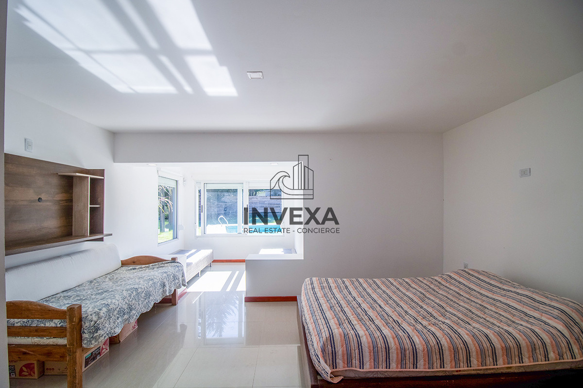 Casa ID.1833 - Venta Casa Punta del Este tres dormitorios piscina nueva! Zona Marly!
