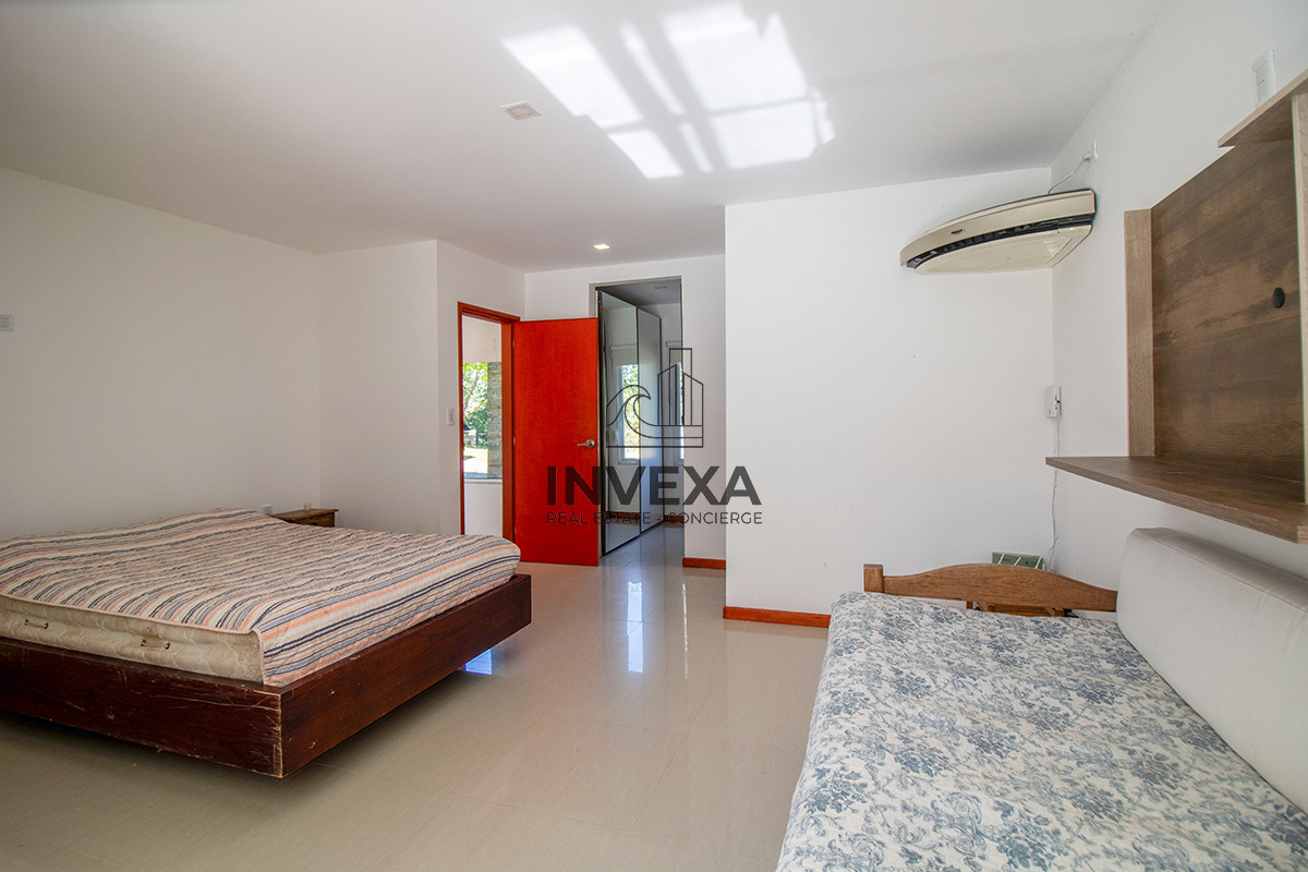 Casa ID.1833 - Venta Casa Punta del Este tres dormitorios piscina nueva! Zona Marly!