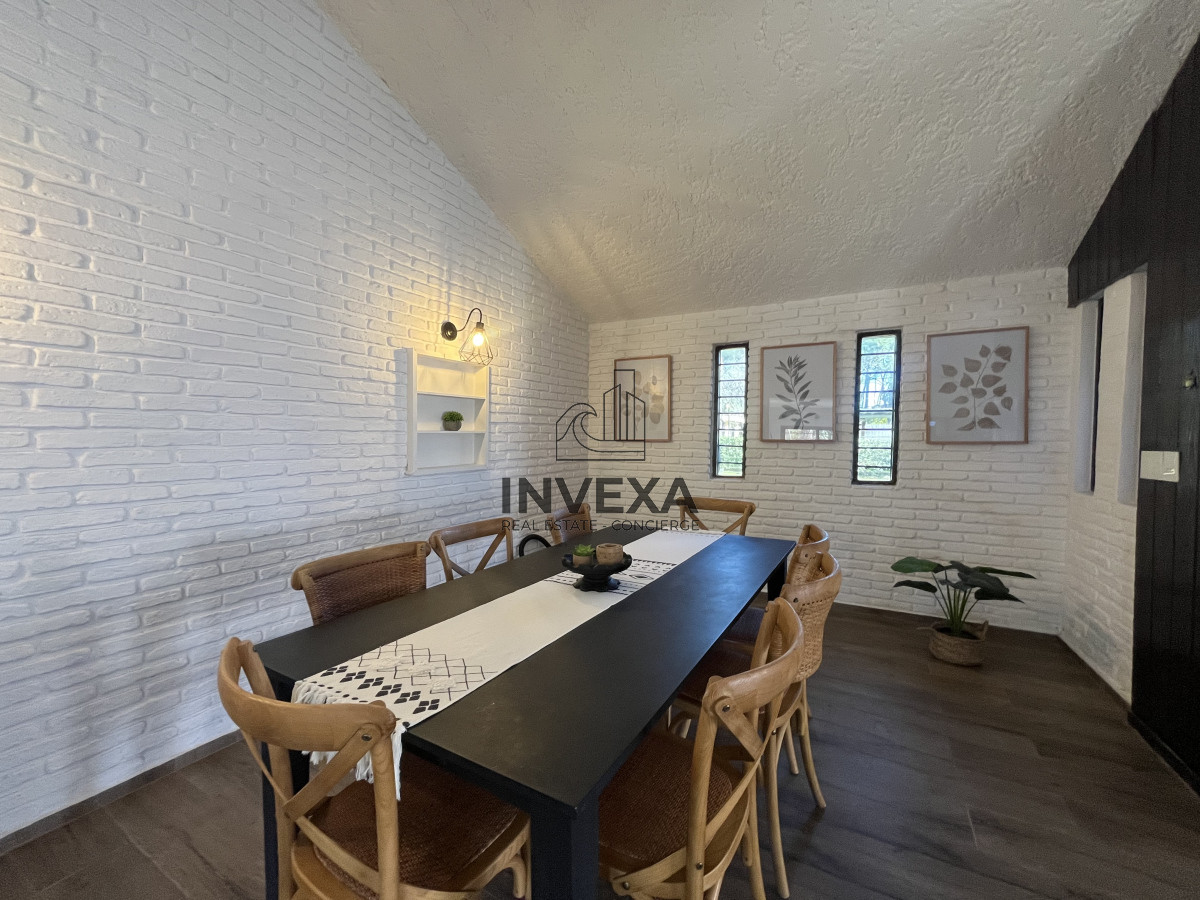 Casa ID.9252 - Venta Casa Punta del Este 4 dormitorios en Barrio Marly Punta del Este con piscina 