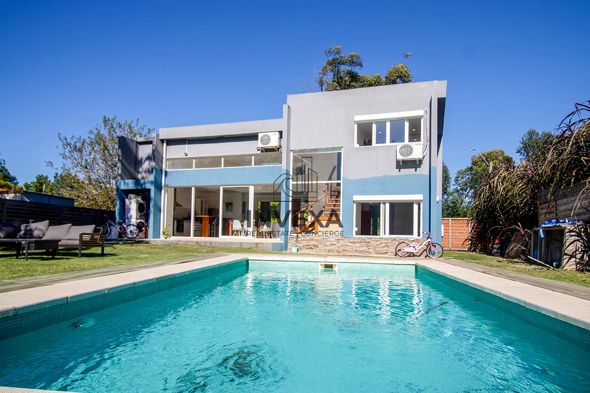 Casa ID.1833 - Venta Casa Punta del Este tres dormitorios piscina nueva! Zona Marly!
