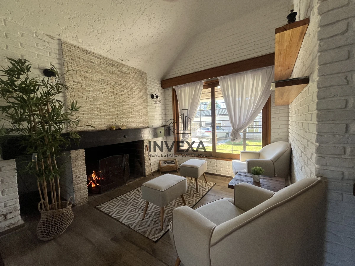 Casa ID.9252 - Venta Casa Punta del Este 4 dormitorios en Barrio Marly Punta del Este con piscina 