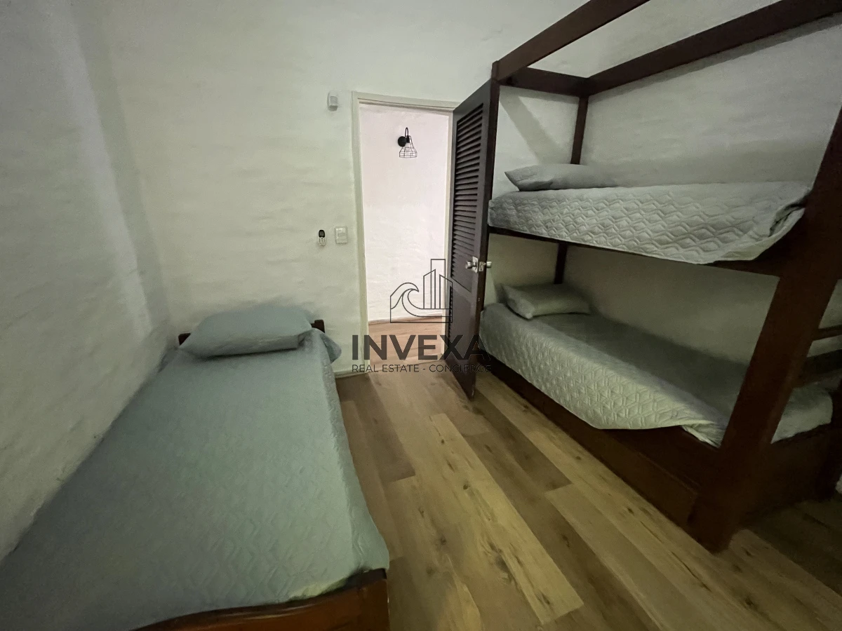 Casa ID.9252 - Venta Casa Punta del Este 4 dormitorios en Barrio Marly Punta del Este con piscina 