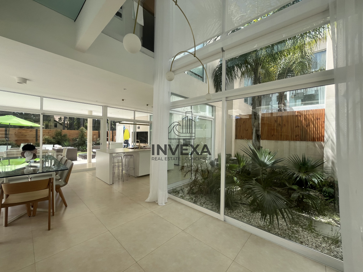 Casa ID.9467 - Casa en Venta 4 Dormitorios en Solanas Barrio Privado Punta del Este 