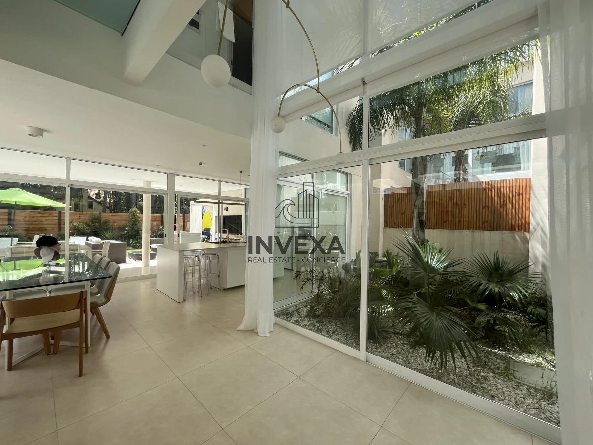 Casa ID.9467 - Casa en Venta 4 Dormitorios en Solanas Barrio Privado Punta del Este 