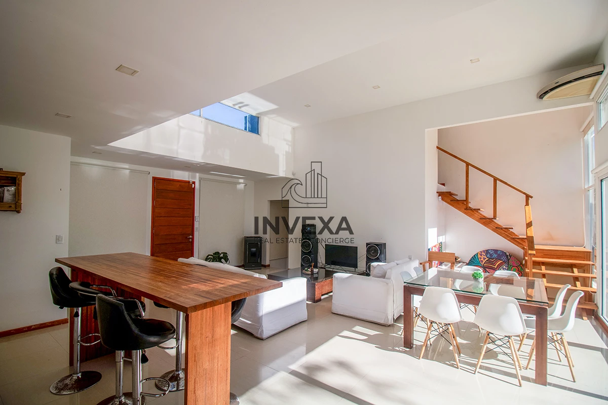 Casa ID.1833 - Venta Casa Punta del Este tres dormitorios piscina nueva! Zona Marly!