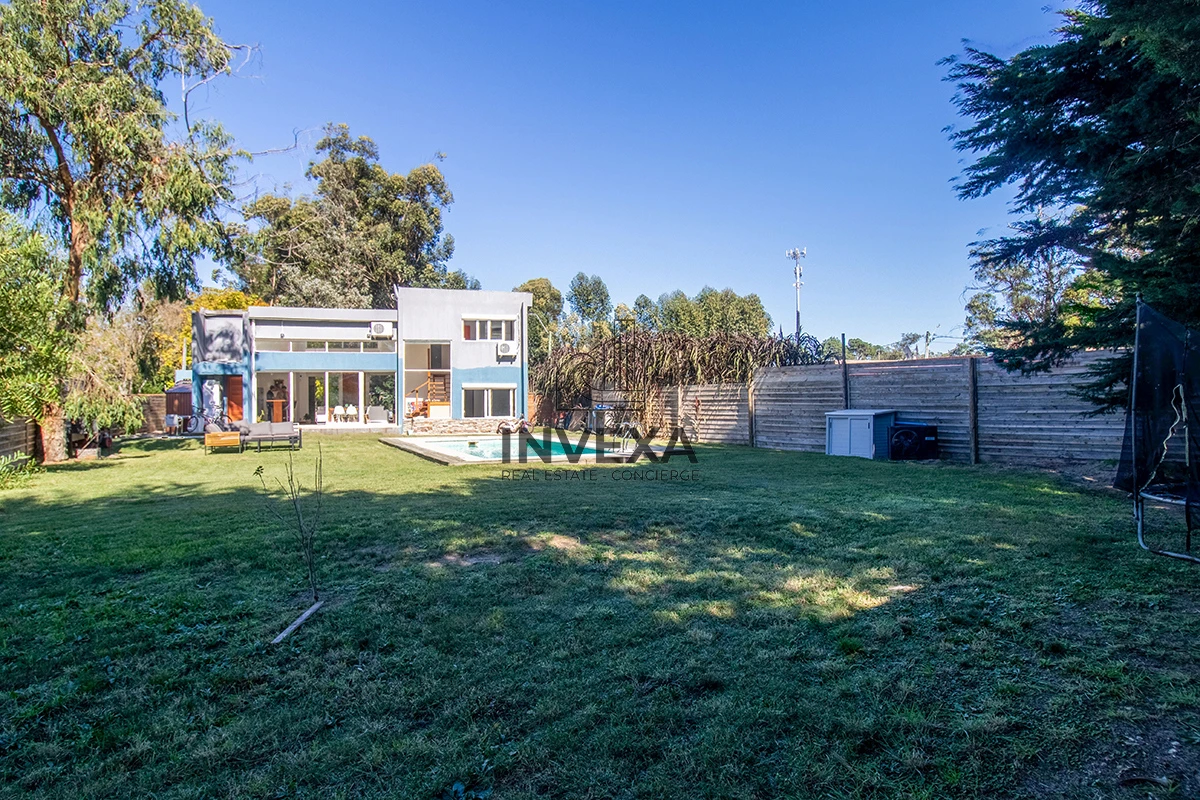 Casa ID.1833 - Venta Casa Punta del Este tres dormitorios piscina nueva! Zona Marly!