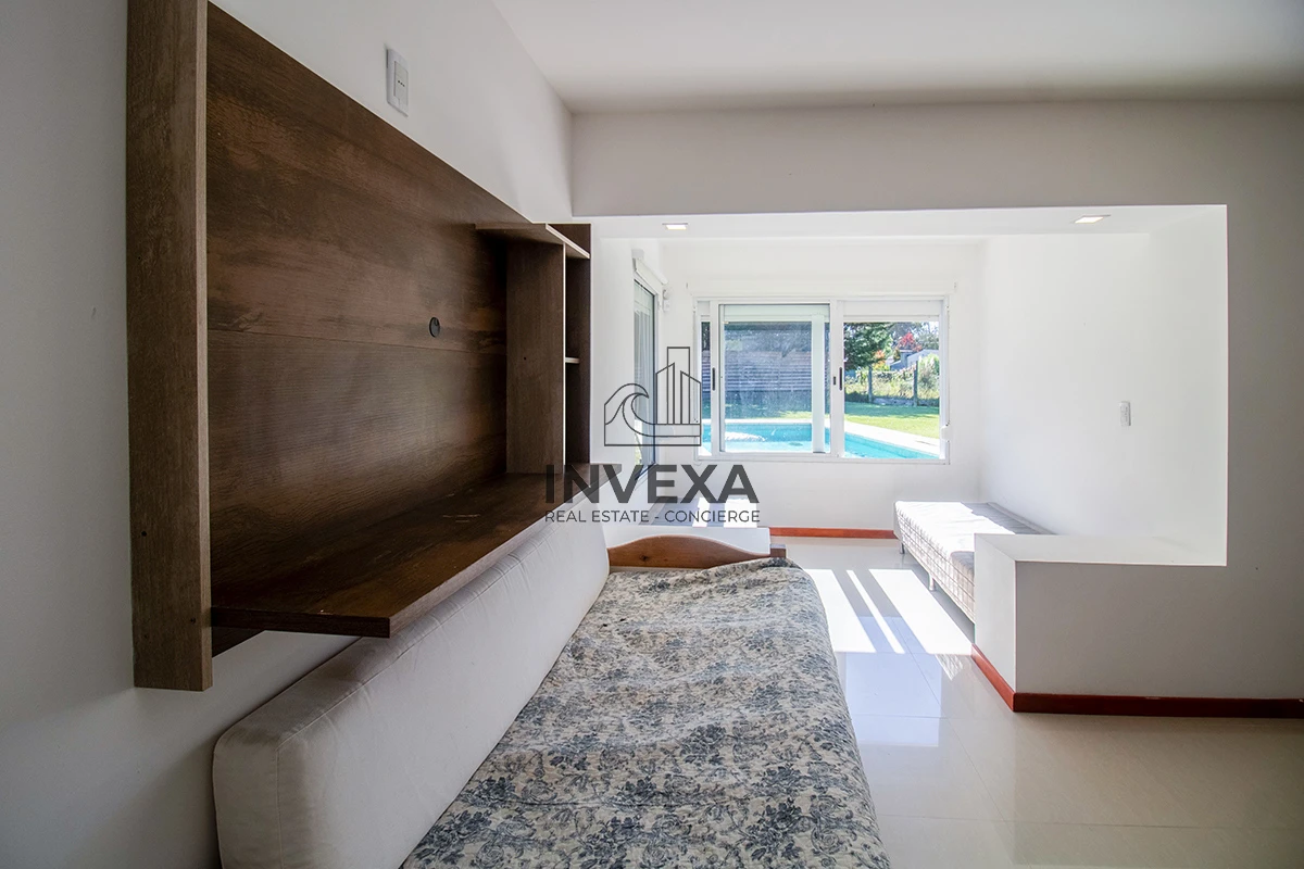 Casa ID.1833 - Venta Casa Punta del Este tres dormitorios piscina nueva! Zona Marly!