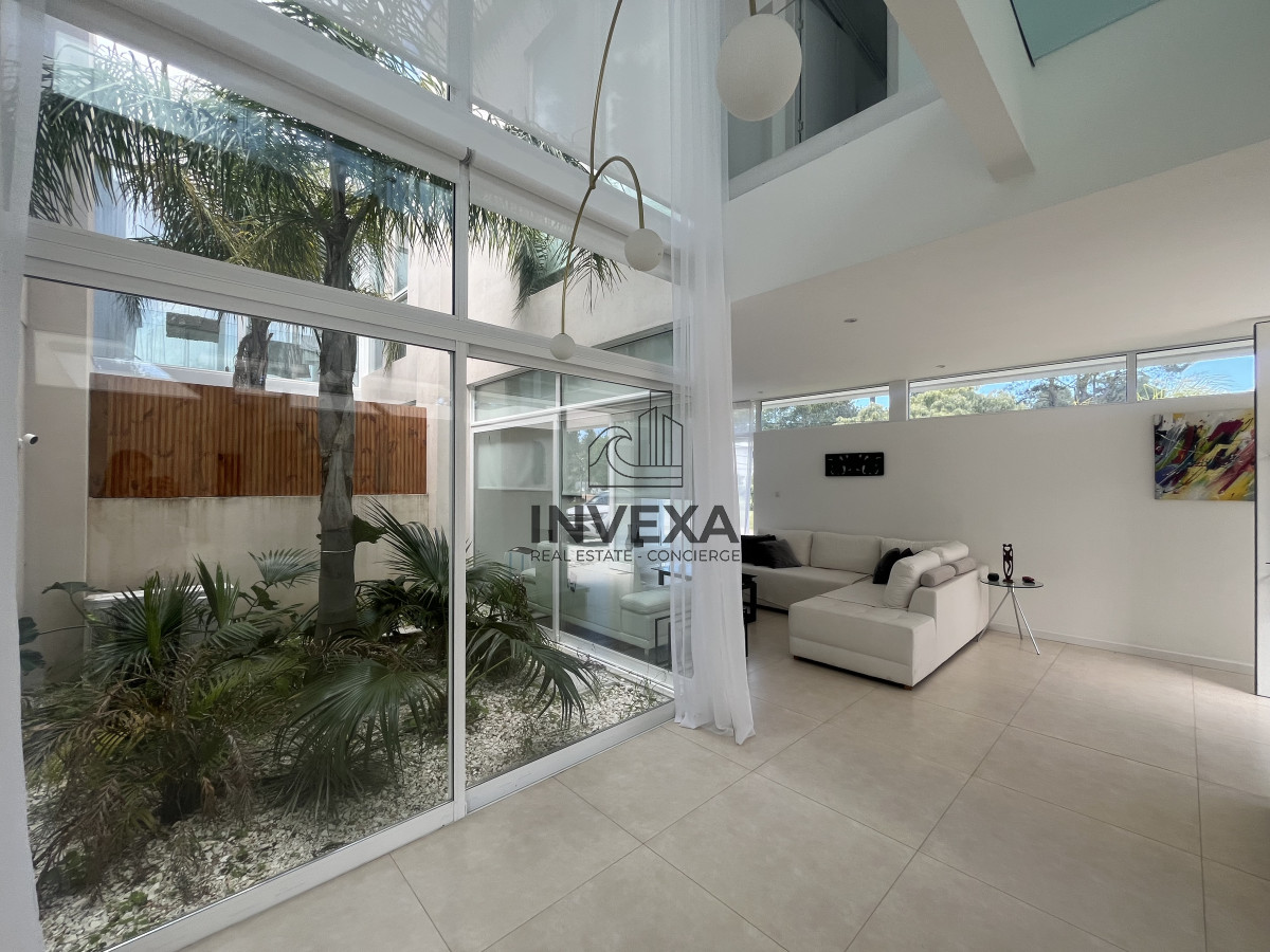 Casa ID.9467 - Casa en Venta 4 Dormitorios en Solanas Barrio Privado Punta del Este 