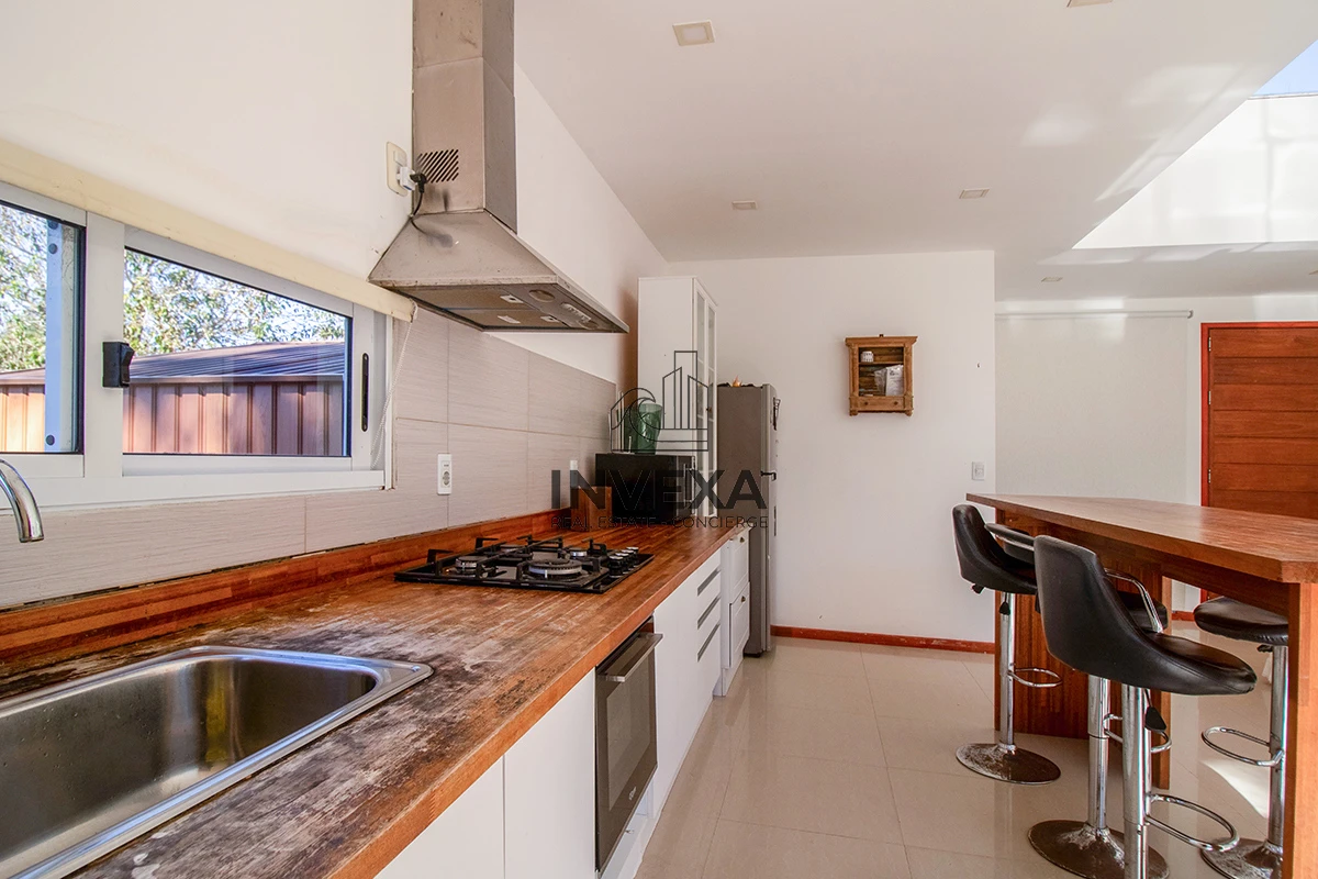 Casa ID.1833 - Venta Casa Punta del Este tres dormitorios piscina nueva! Zona Marly!