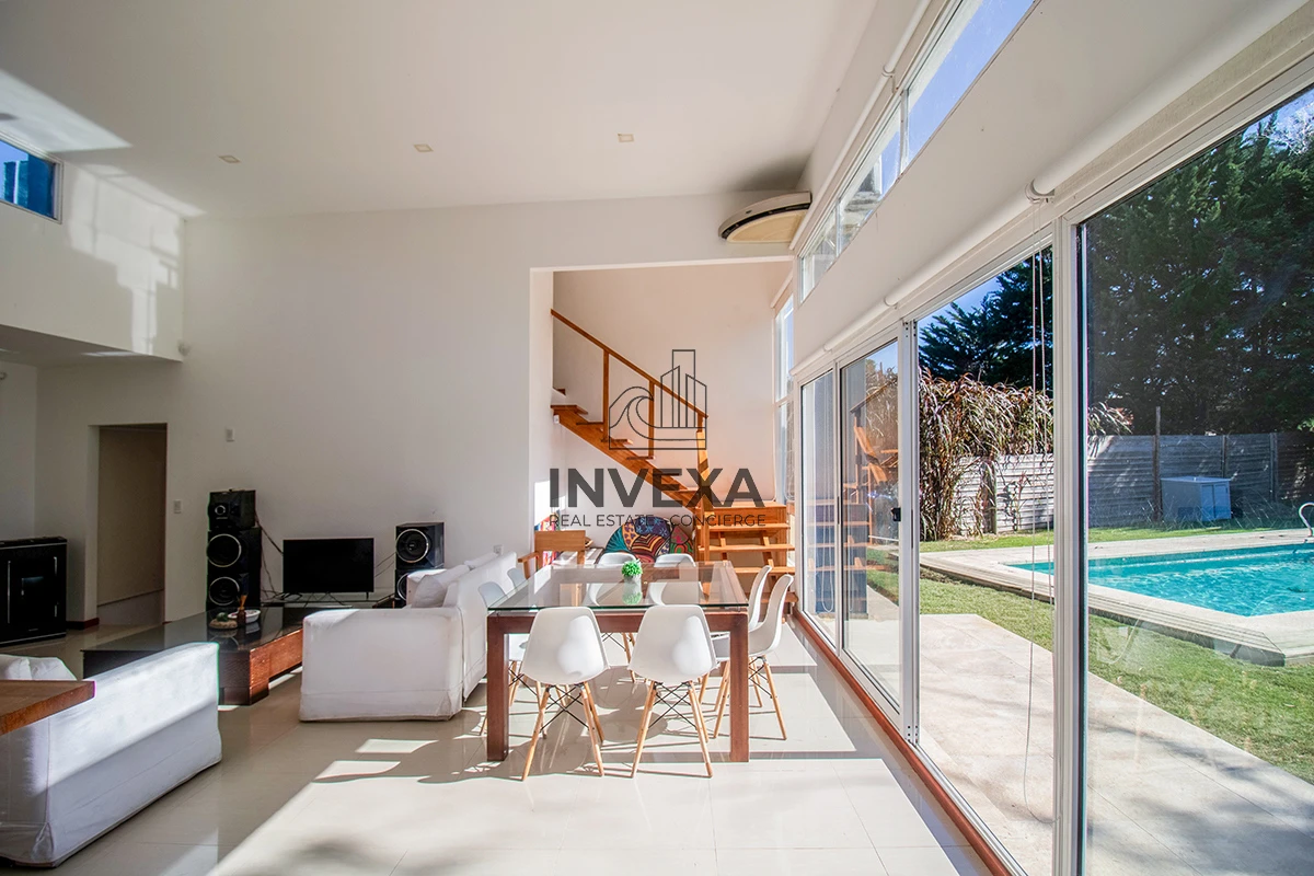 Casa ID.1833 - Venta Casa Punta del Este tres dormitorios piscina nueva! Zona Marly!