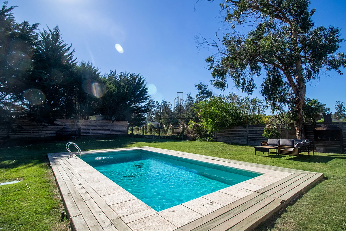 Casa ID.1833 - Venta Casa Punta del Este tres dormitorios piscina nueva! Zona Marly!