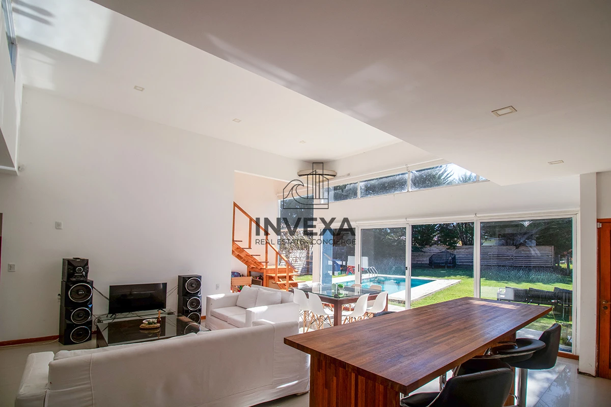 Casa ID.1833 - Venta Casa Punta del Este tres dormitorios piscina nueva! Zona Marly!