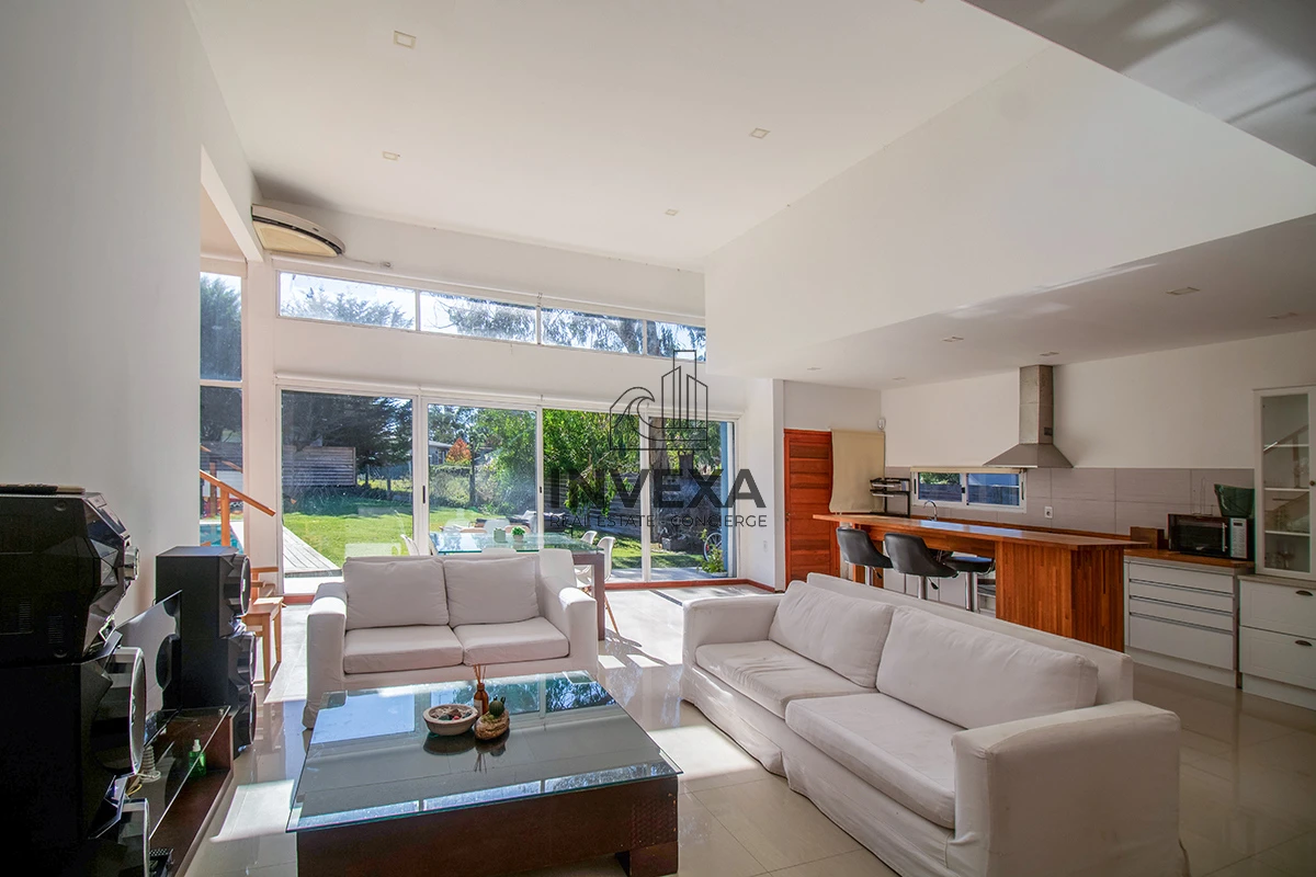 Casa ID.1833 - Venta Casa Punta del Este tres dormitorios piscina nueva! Zona Marly!