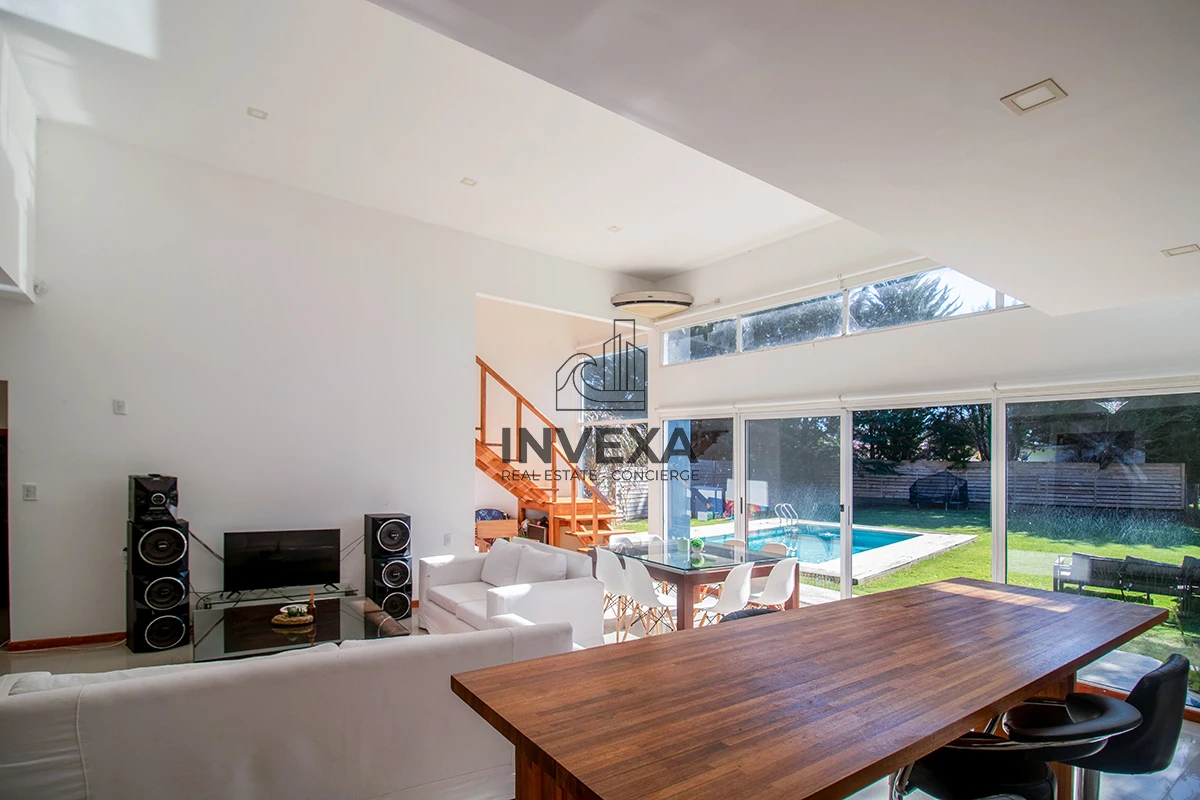 Casa ID.1833 - Venta Casa Punta del Este tres dormitorios piscina nueva! Zona Marly!