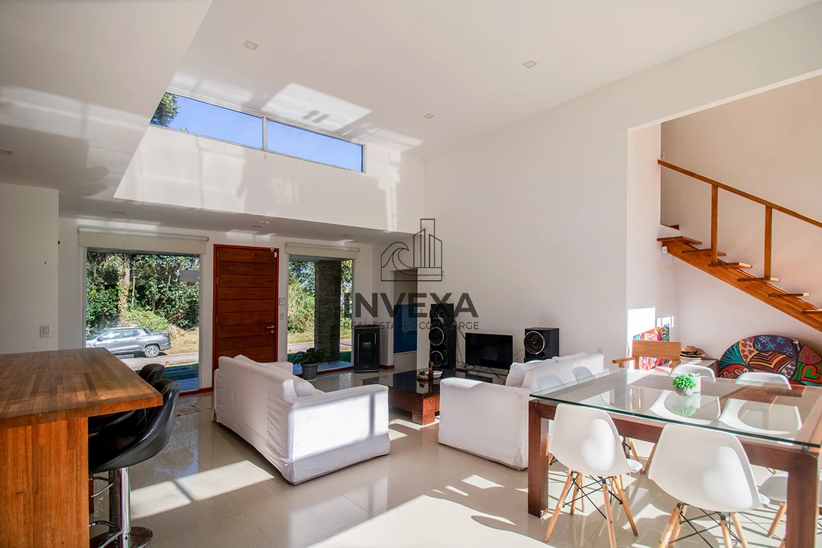 Casa ID.1833 - Venta Casa Punta del Este tres dormitorios piscina nueva! Zona Marly!