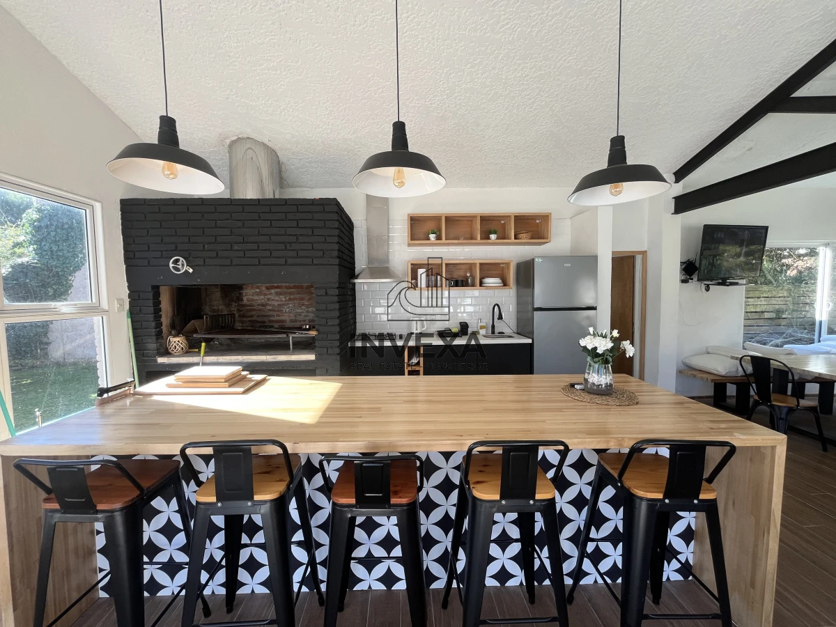 Casa ID.9252 - Venta Casa Punta del Este 4 dormitorios en Barrio Marly Punta del Este con piscina 