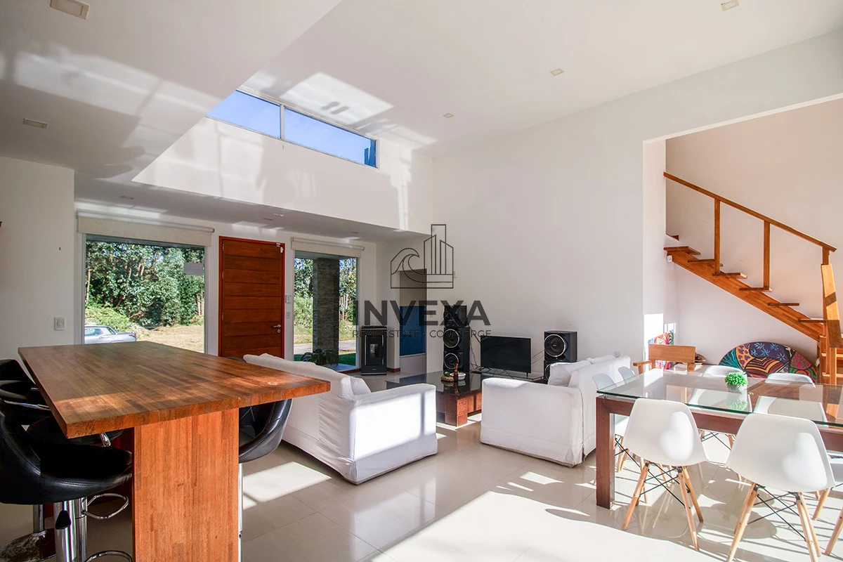 Casa ID.1833 - Venta Casa Punta del Este tres dormitorios piscina nueva! Zona Marly!